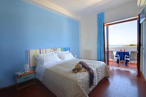 Iris Hotel 3*