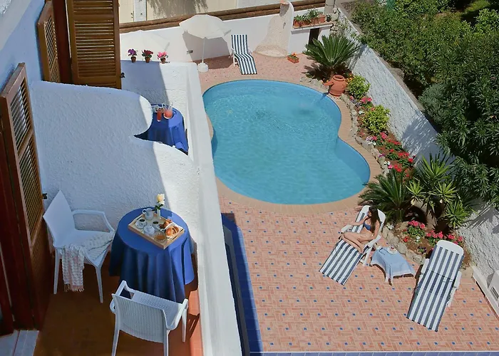 Iris Hotel