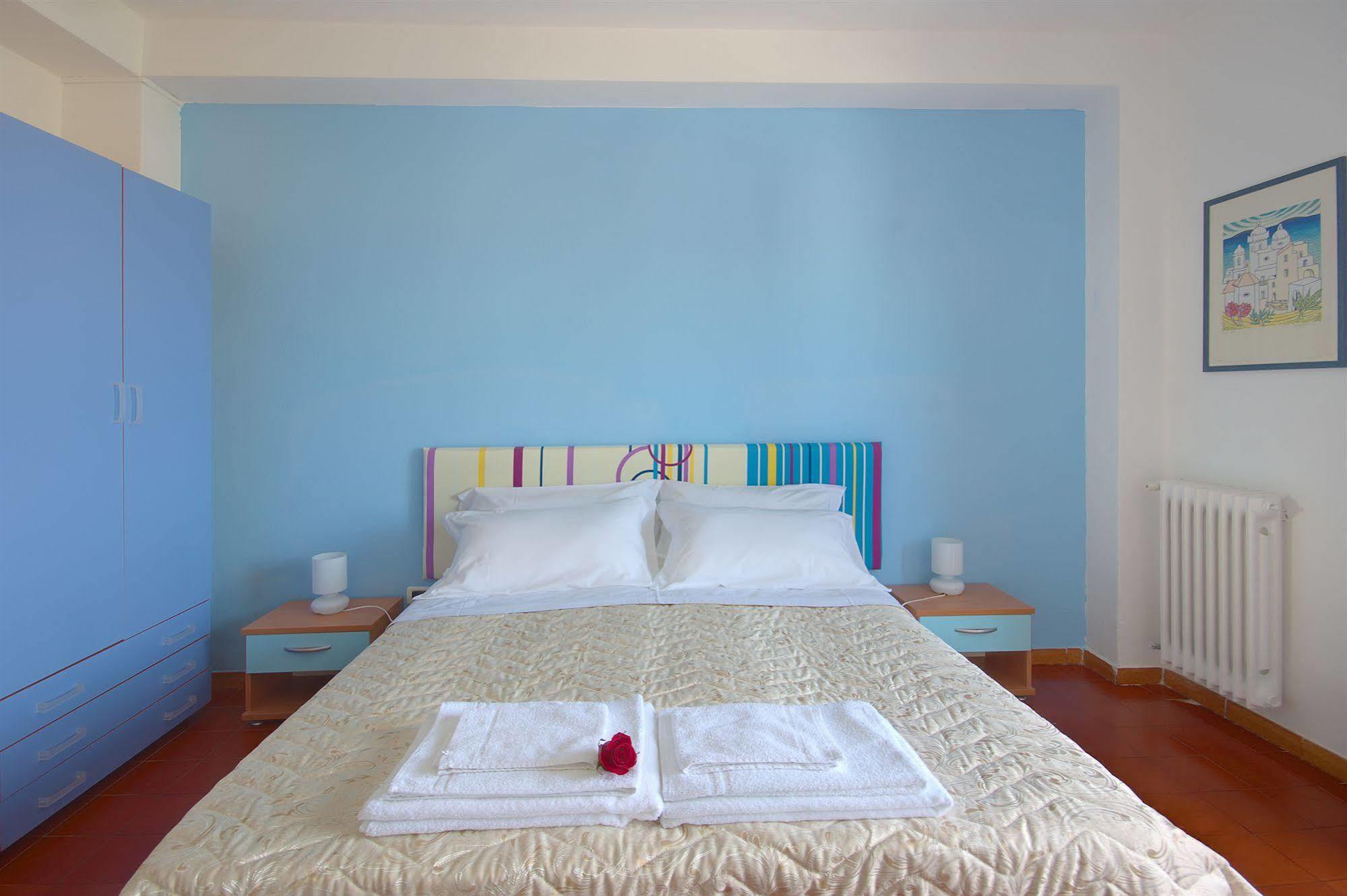 Iris 3* Forio (Isola d'Ischia)